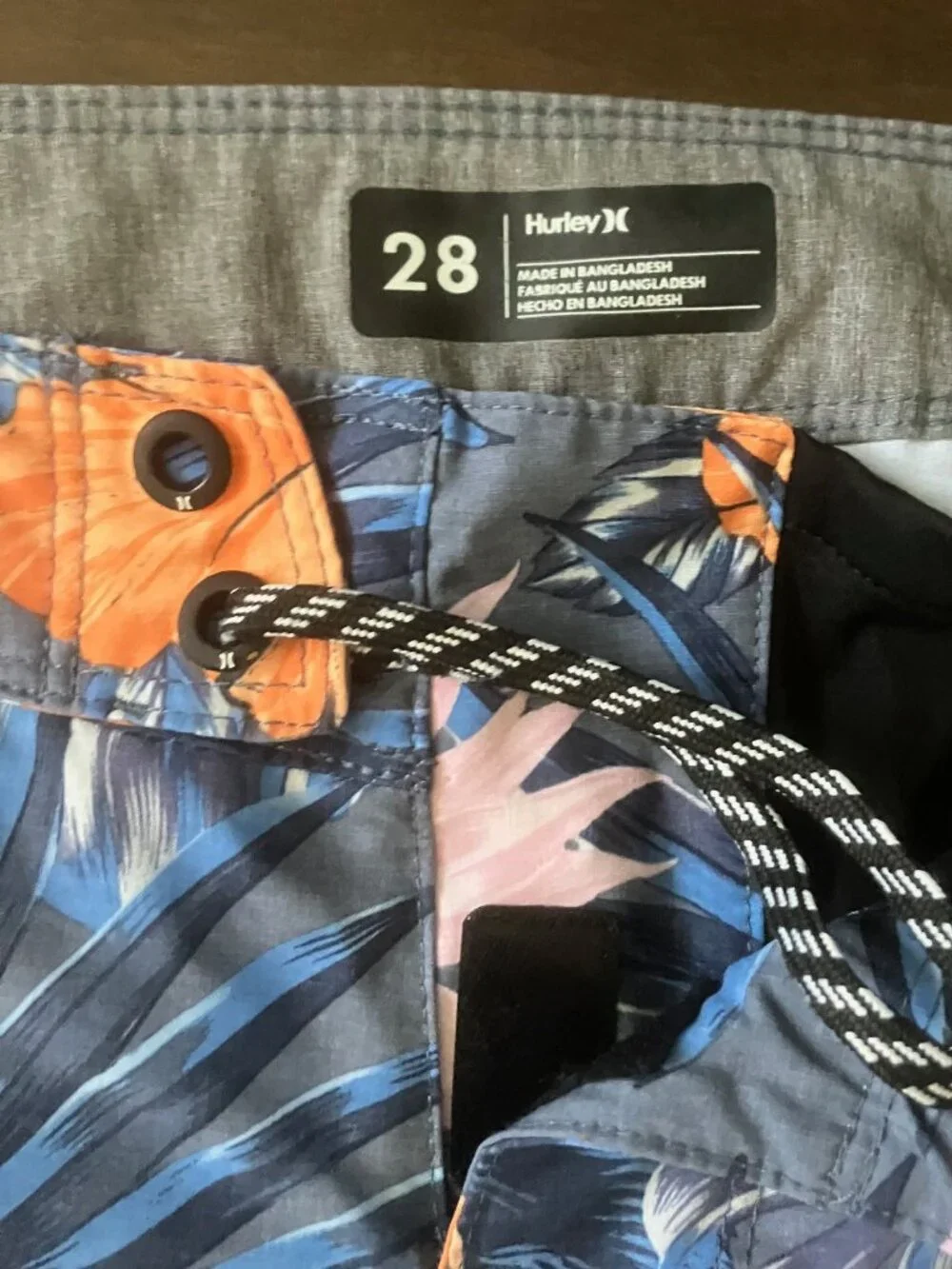 Hurley Tropical Hibiscus Board Shorts - Men's Size 28 - Used in Good Condition
